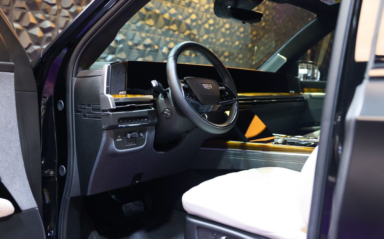 كاديلاك إسكالاد Premium Luxury Platinum 6.2L 4WD