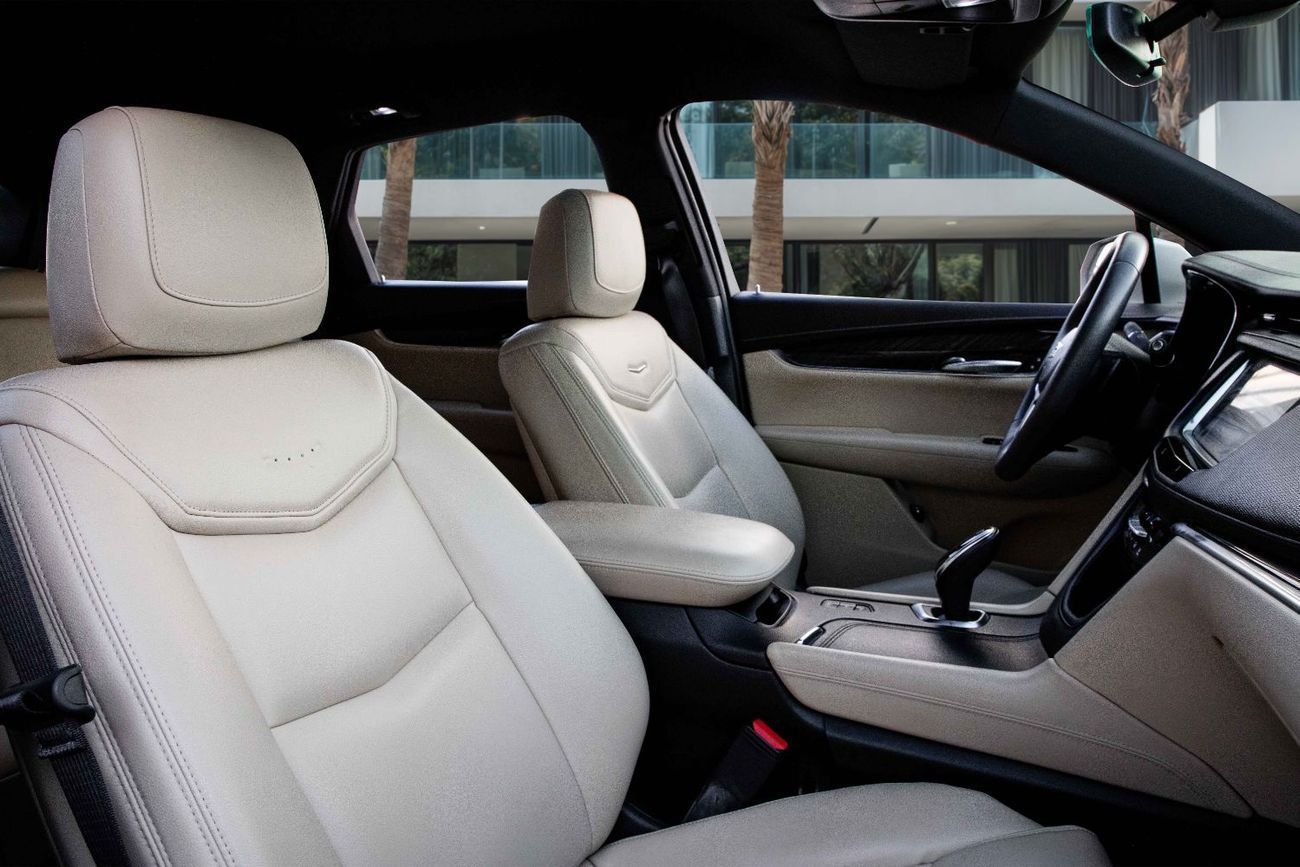 Cadillac XT5 | 1,306 P.M (4 Years)⁣ | 0% Downpayment | Low Mileage!