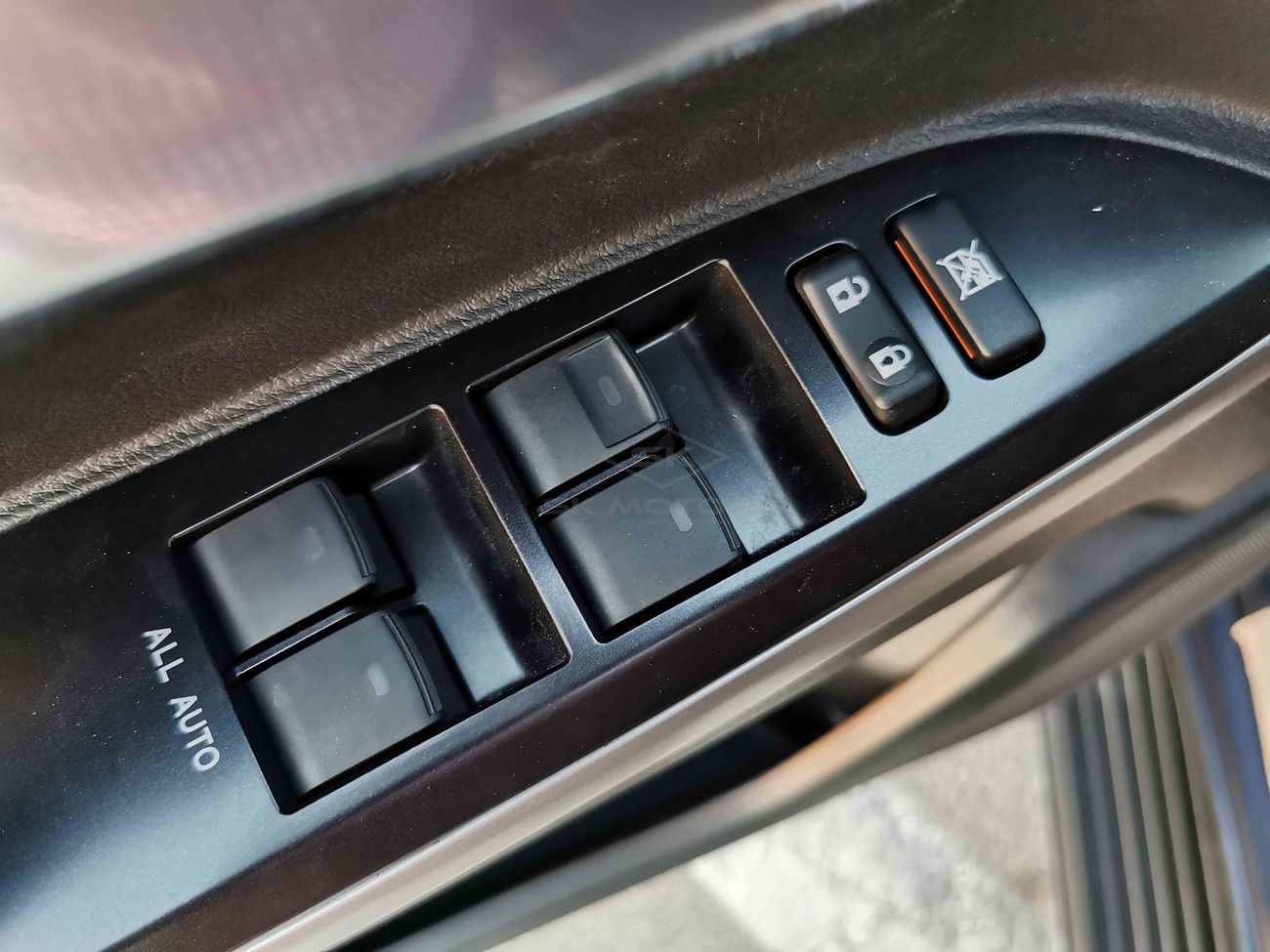 Toyota Land Cruiser 5.7L PETROL,20" ALLOY RIMS, BLACK EDITION WITH MBS KIT, MASSAGER SEATS, CRAWL CONTROL (CODE # VXR04)