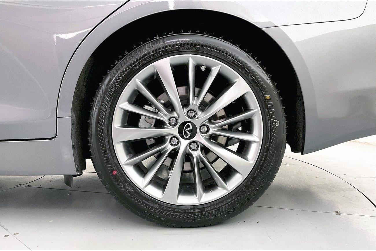 Jeep Grand Cherokee Laredo | 1 year free warranty | 0 Down Payment