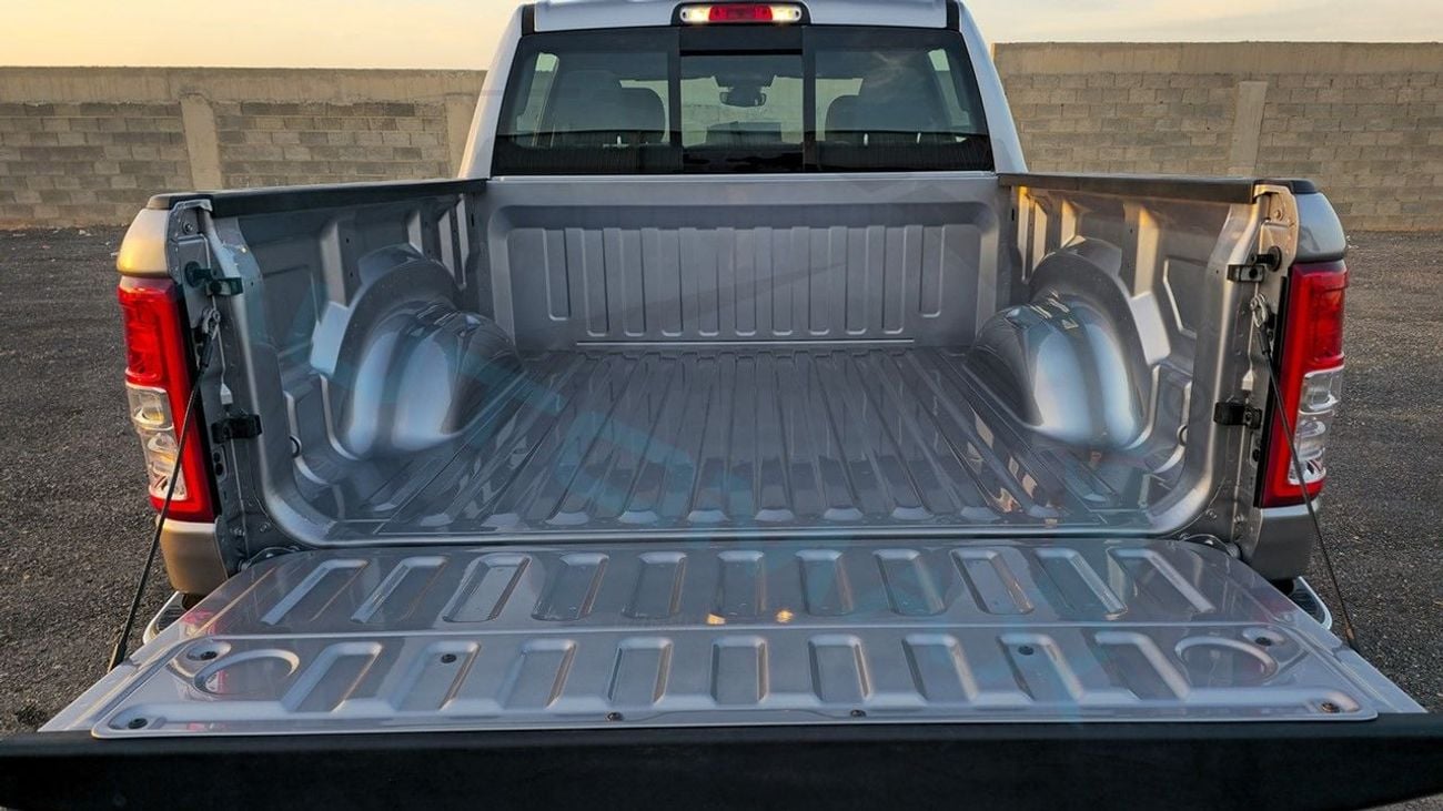 RAM 1500 Bighorn eTorque 3.6L V6 4x4 GCC 0Km With 3 Years Or 100,000 Km Warranty