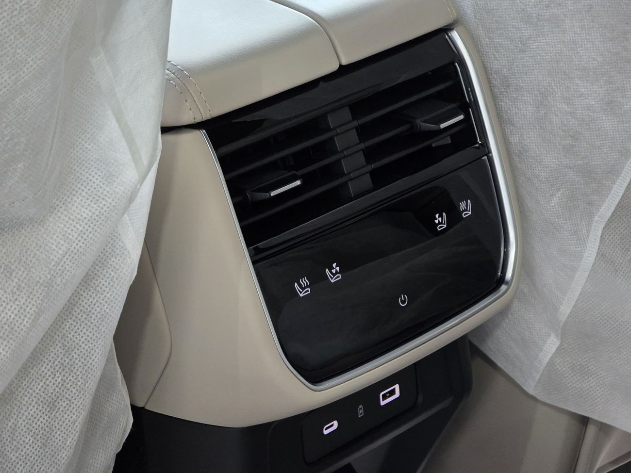 Lynk & Co 09 2025 LYNK-CO 09 EMP 1430KM RANGE 7 SEATS