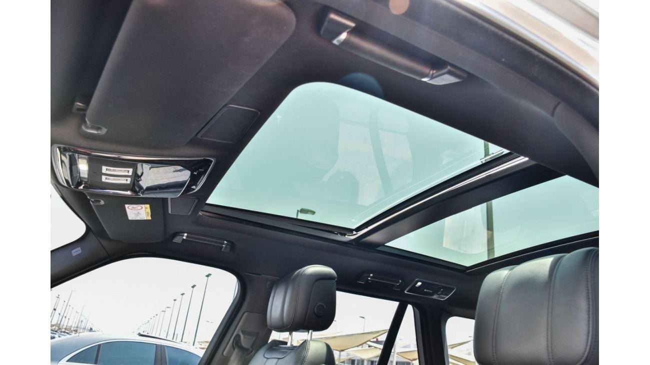 Land Rover Range Rover Range rover vouge V6 super charge  Gcc specs Model 2021 Original paint no accident