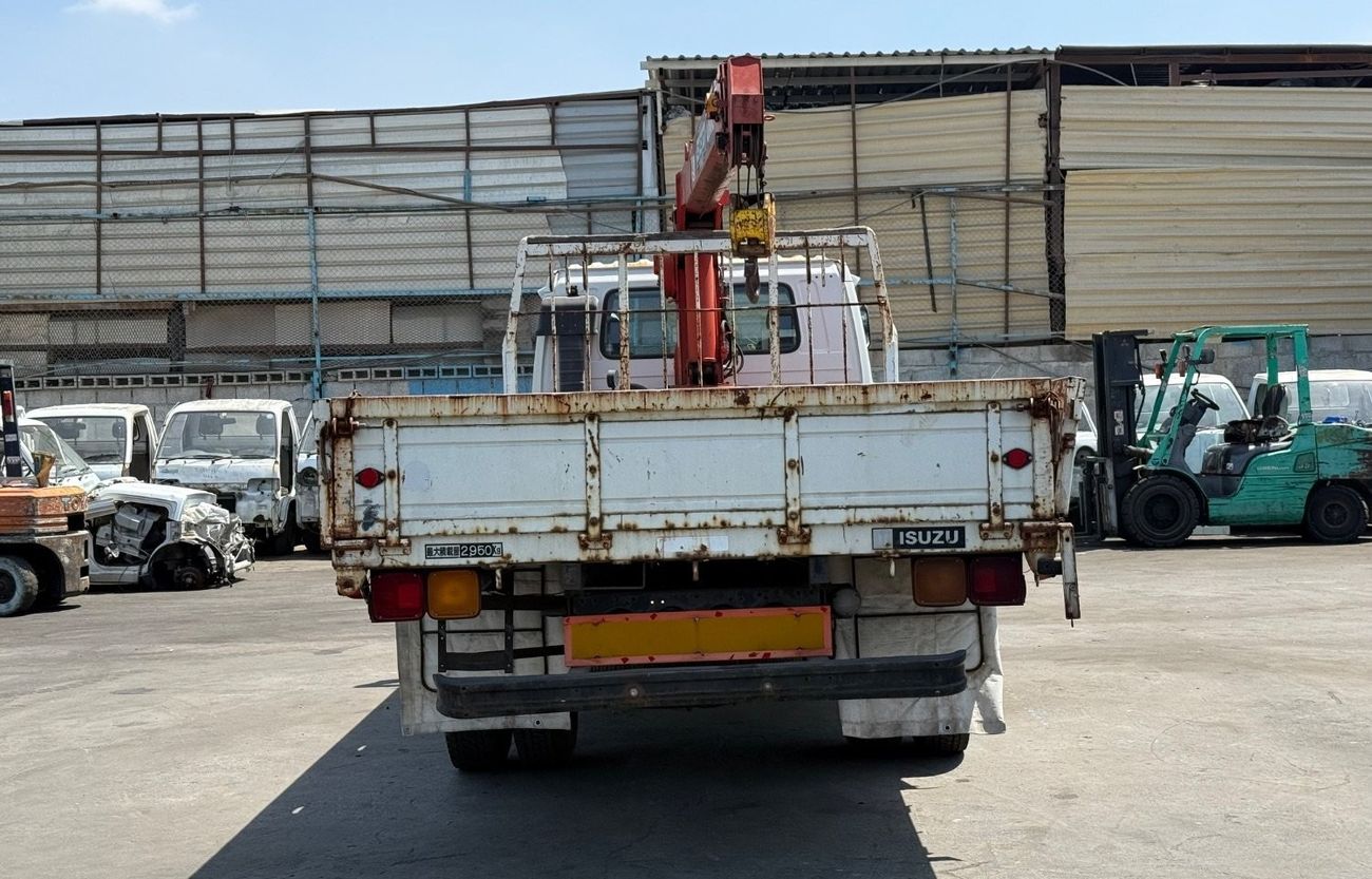 Isuzu Forward Unic Crane 330