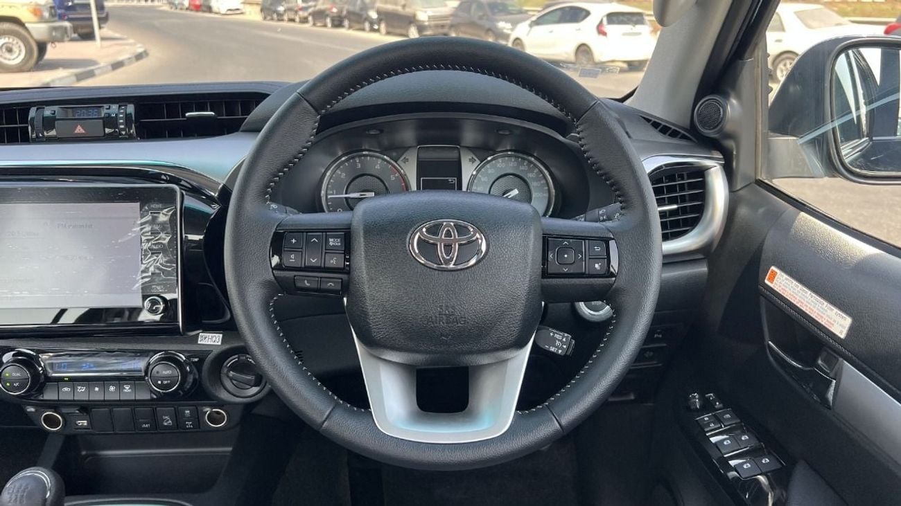 تويوتا هيلوكس S GLX 2.8L 4WD M/T