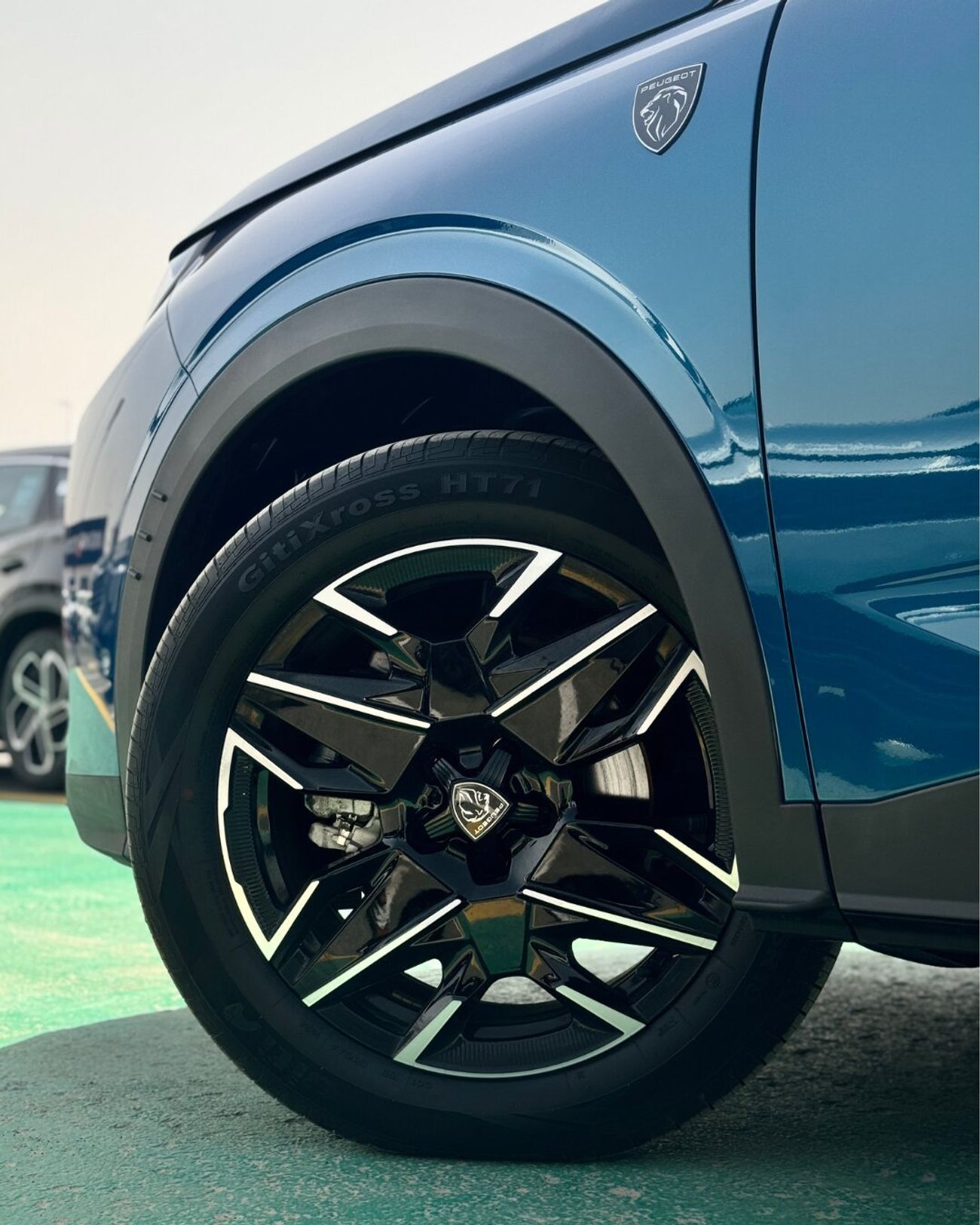 Peugeot 5008 NEW PEUGEOT 5008 GT - 1.6T - (2025 MODEL) GCC specs