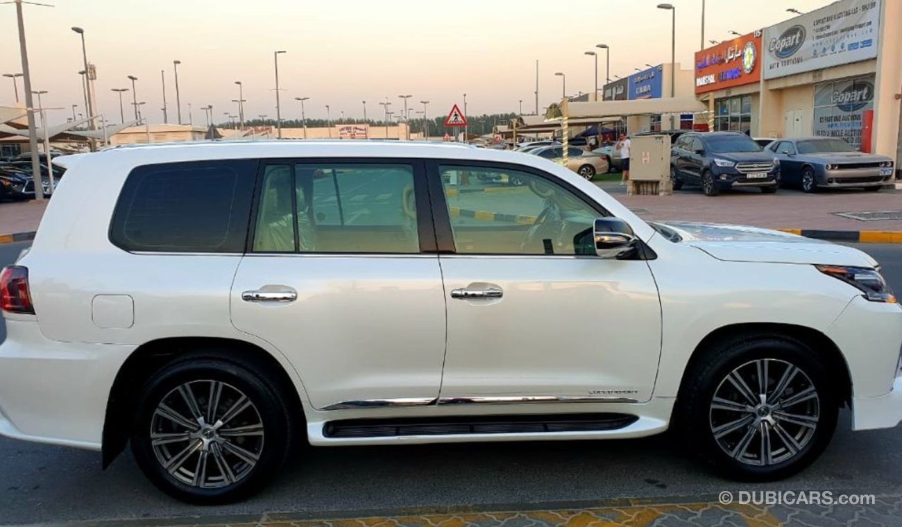 Lexus LX570