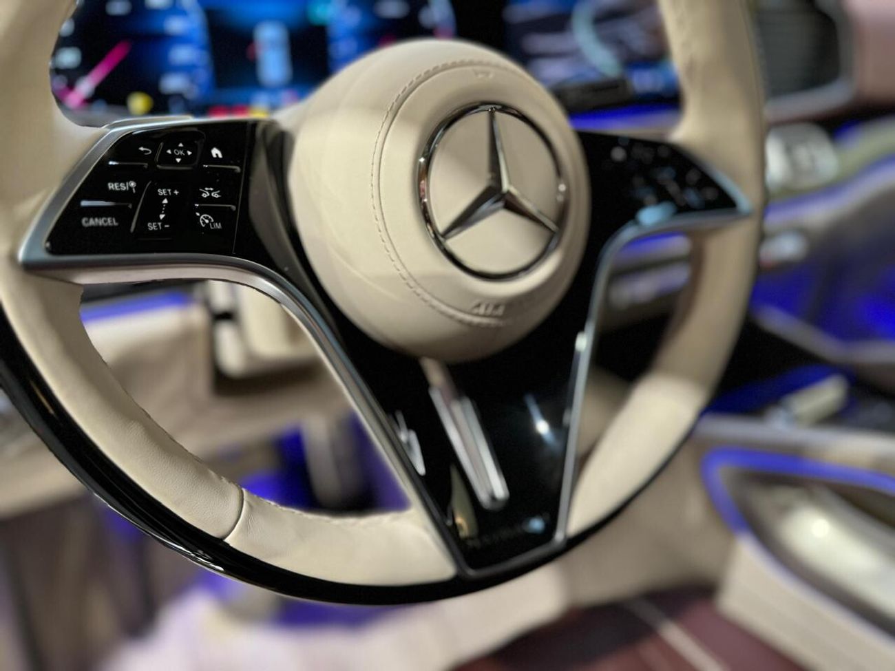 Mercedes Maybach GLS600 Maybach 4.0L Twin-Turbo Charged V8 Engine With V8 Spark Ignition Engine M177 - AMG Petrol / Germany Specs