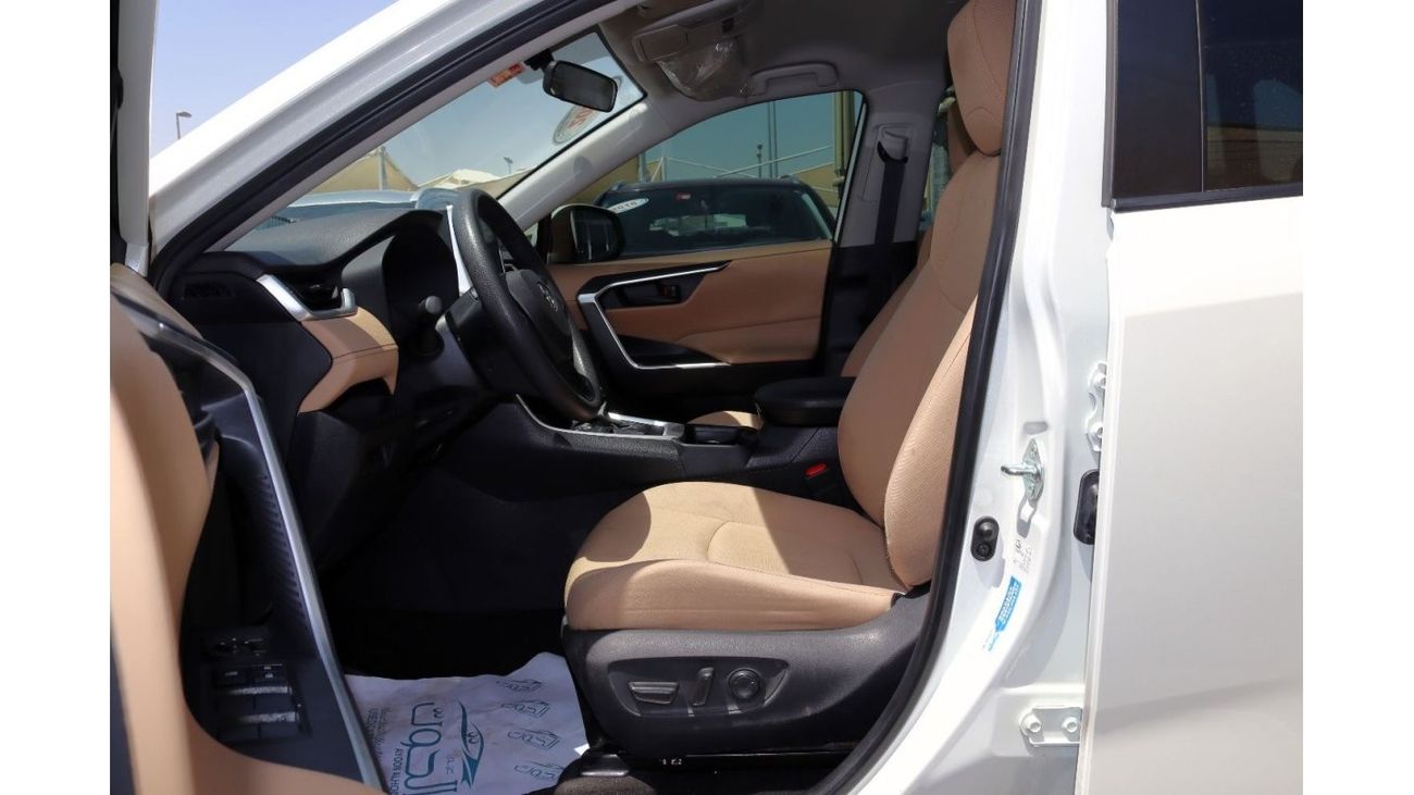 Toyota RAV4 EX ACCIDENTS FREE - GCC - PERFECT CONDITION INSIDE OUT - ENGINE 2500 CC -