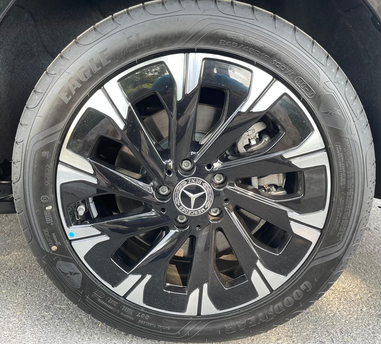 مرسيدس بنز V 300 Avantgarde Under Agency Warranty 2026 GCC