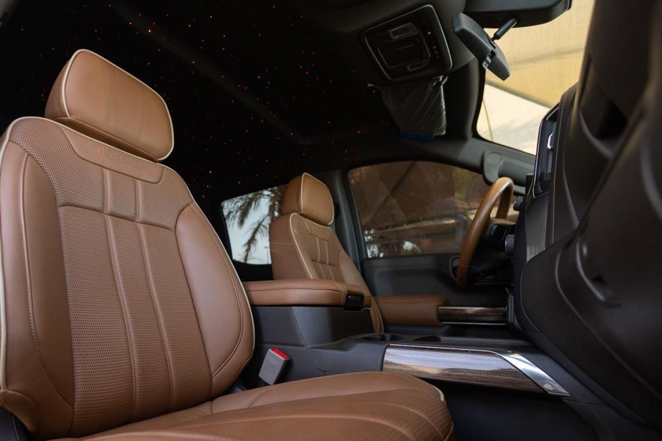 Chevrolet Silverado Chevrolet Silverado LD Z71 TrailBoss ShaheenEX Crew Cab 2022 GCC under Agency Warranty with Flexible