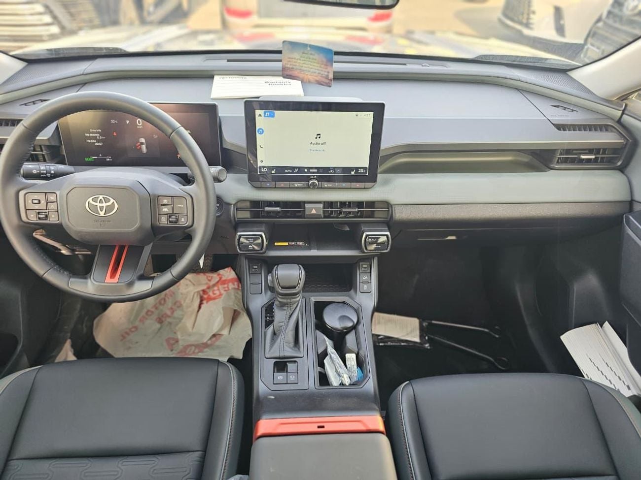 Toyota RAV4 XLE HEV ( FOR RE-EXPORT OUTSIDE GCC COUNTRIES ONLY )