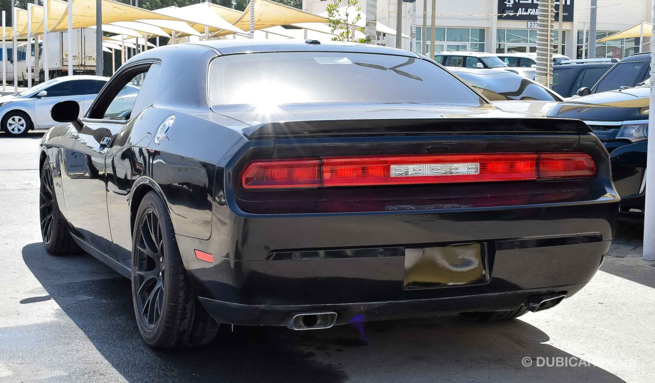 Dodge Challenger HEMI