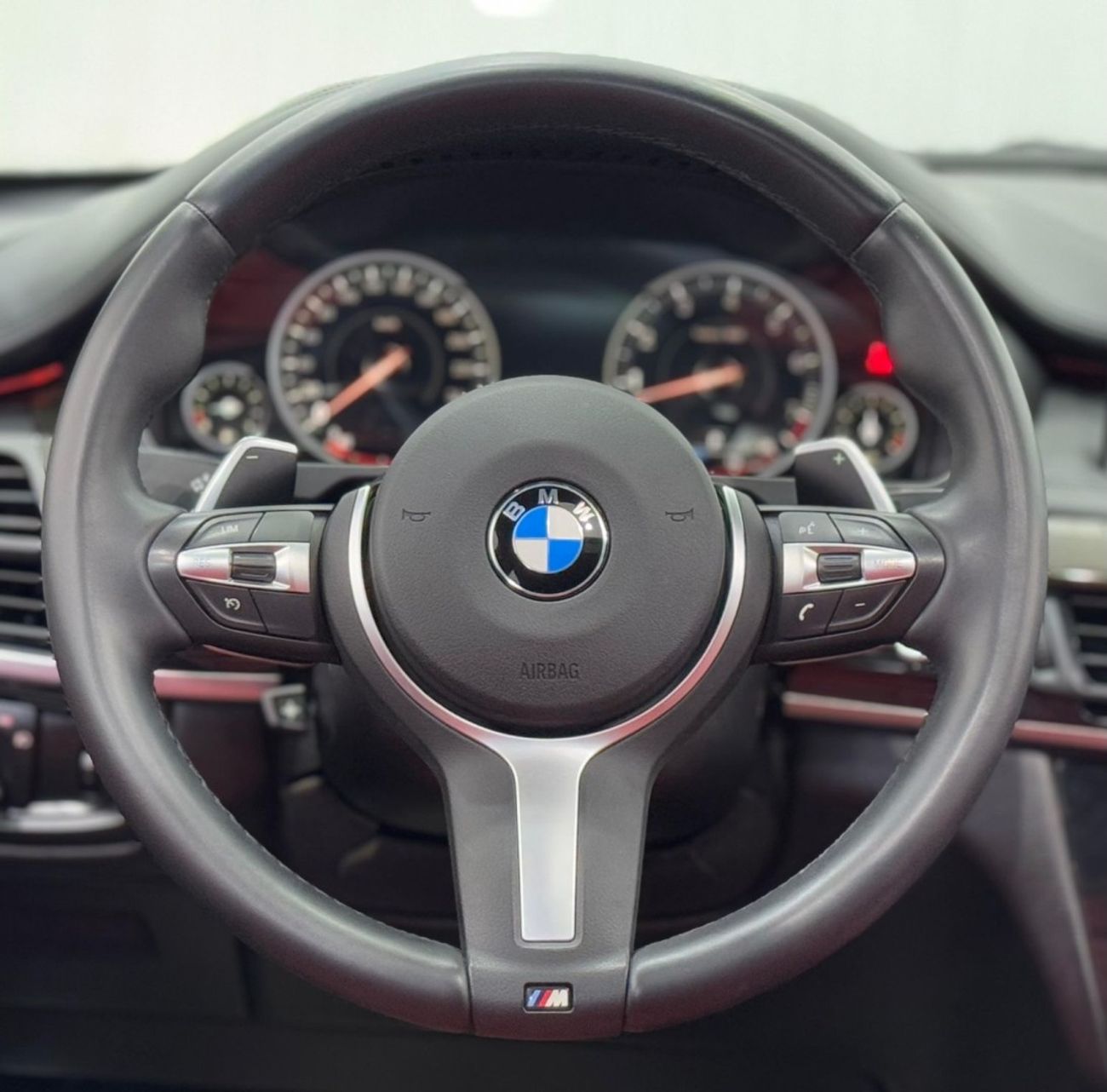 بي أم دبليو X6 50i M Sport 4.4L 2018 BMW X6 xDrive50i M-Kit, Warranty, Full BMW Service History, Low Kms, GCC