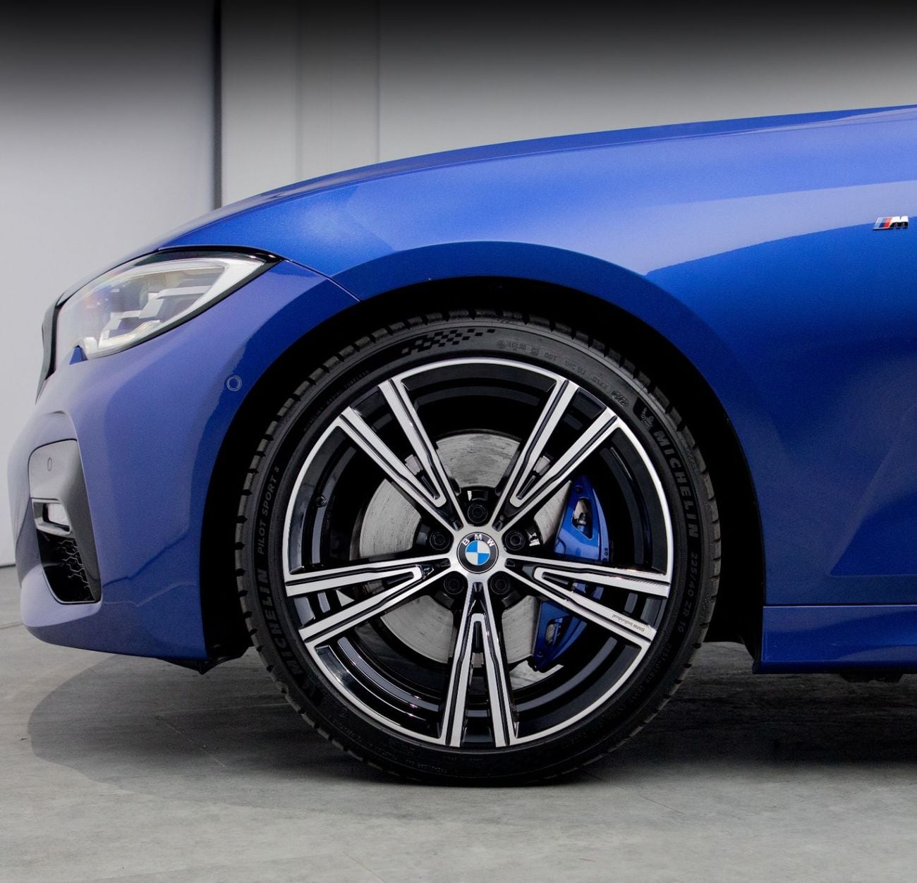 بي أم دبليو 330i M SPORT