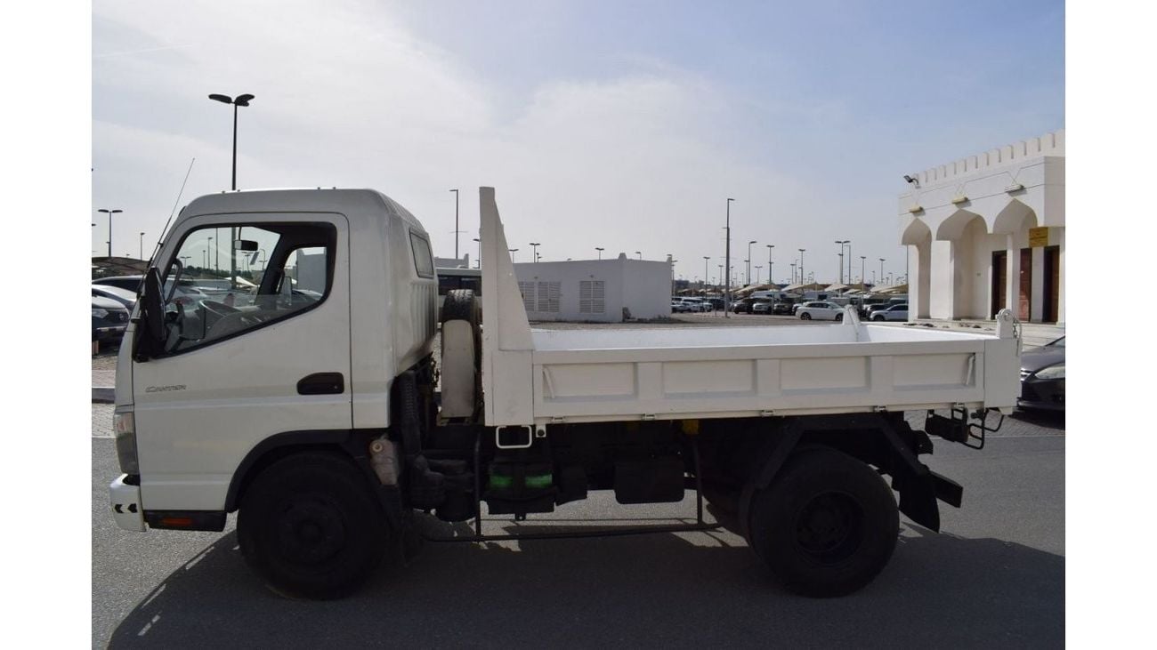 Mitsubishi Fuso Canter Mitsubishi Canter Dumper, Model:2016. Excellent condition