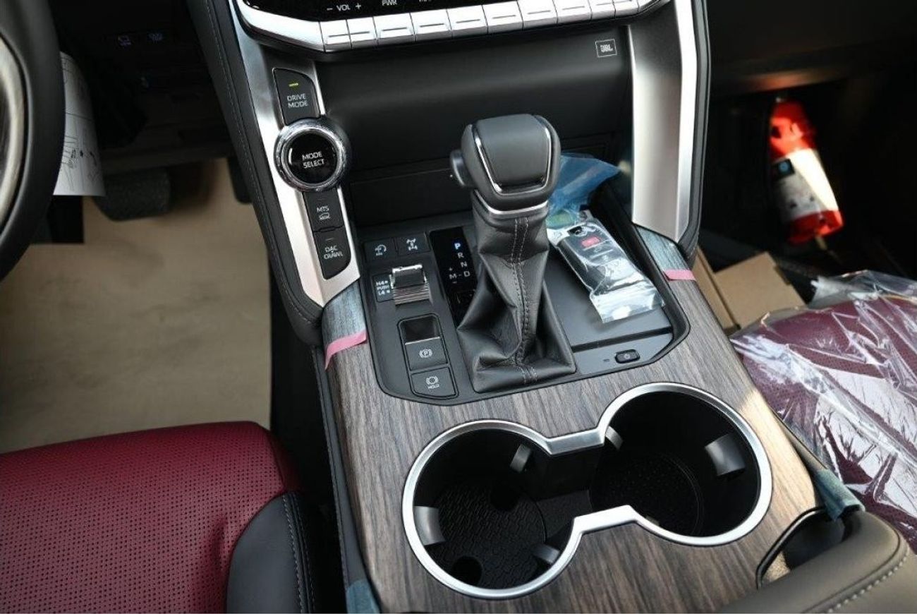 تويوتا لاند كروزر 300 VXR V6 3.3 لتر ديزل توربو مزدوج أوتوماتيكي