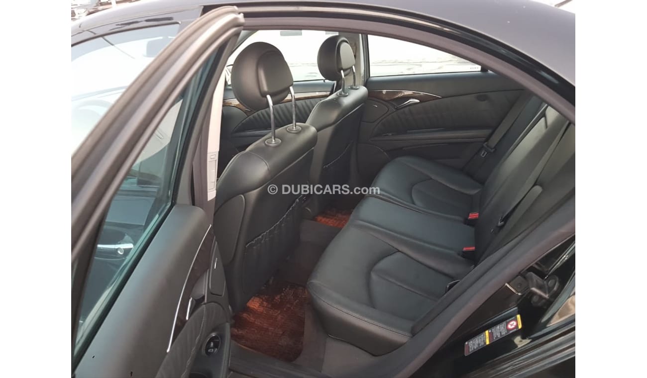 مرسيدس بنز E 500 موديل 2005وارد اليابان السياره حاله ممتازه جدا فل اوبشن فتحه وجلد وتحكم كهربي كامل ومتبت سرعه ونفيجش