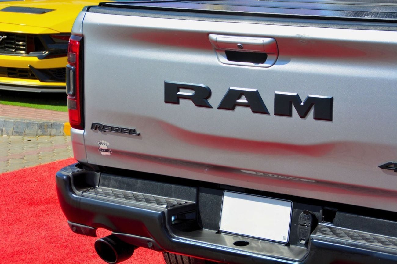رام 1500 Rebel 5.7L Crew Cab Utility (5 Seater)