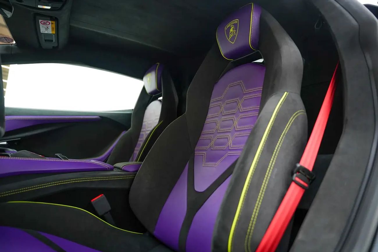 Lamborghini Revuelto