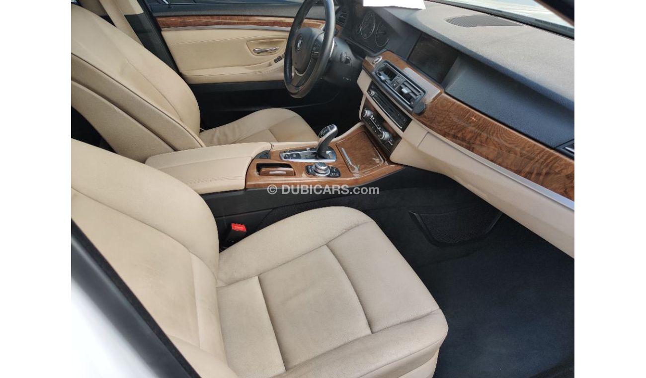 BMW 535i 2011 Full options Gulf specs sunroof navigation camera