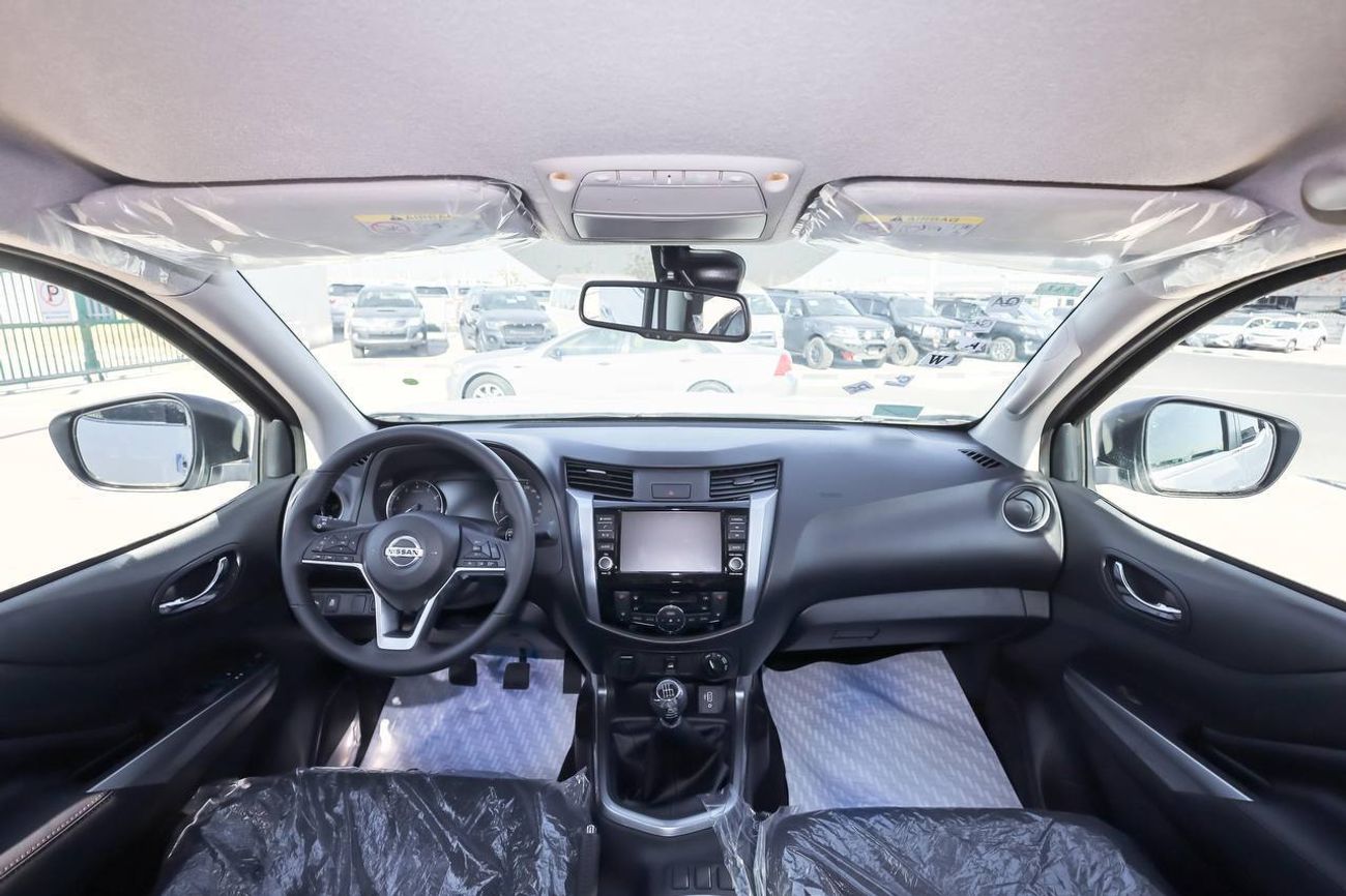 نيسان نافارا Std 2.5L 4WD M/T