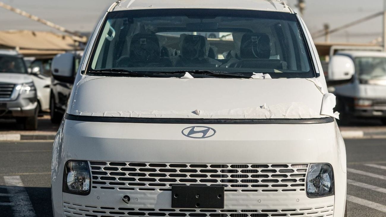 هيونداي ستاريا COMFORT Premium 11-Seater 2.2-liter 4-cylinder Turbo-charged Diesel 2024YM