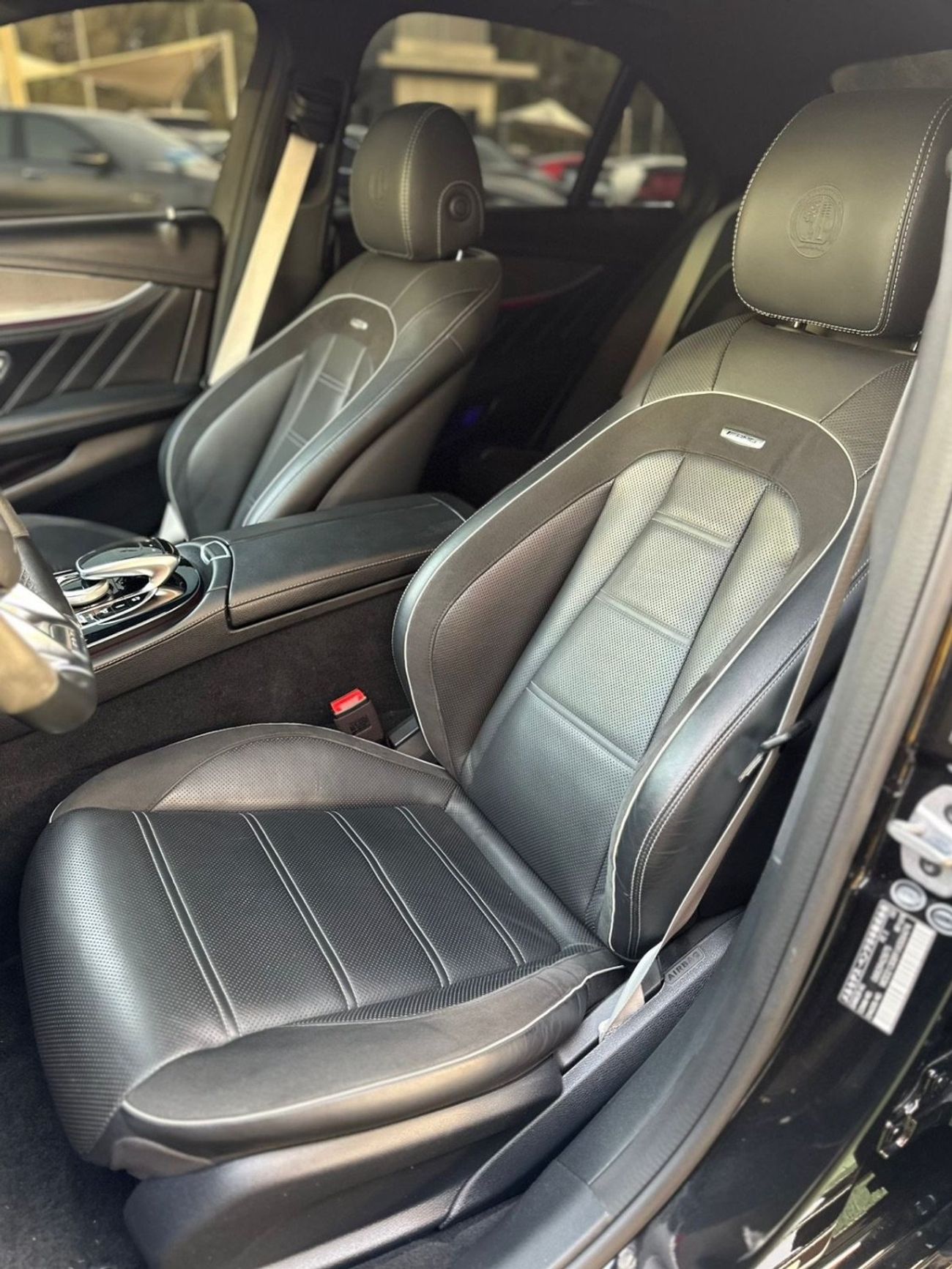 مرسيدس بنز E 63S 4MATIC+ 4.0L