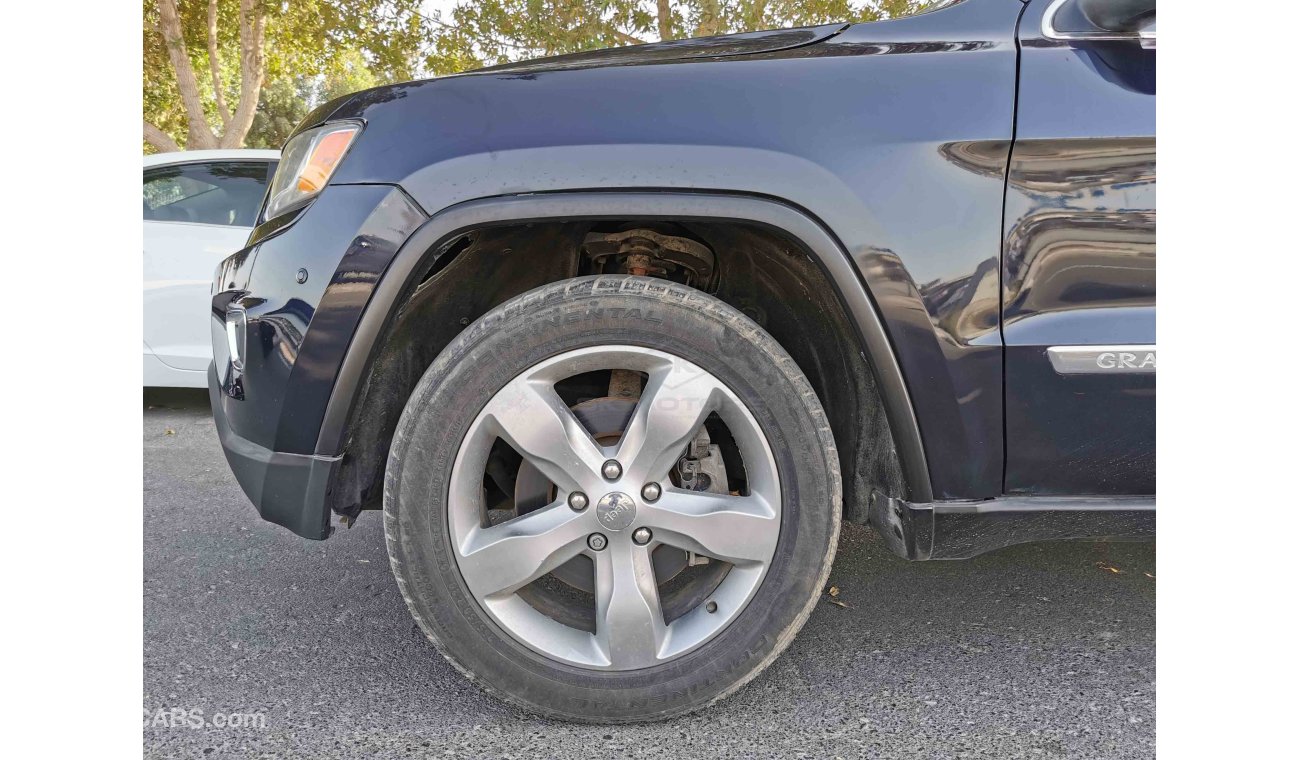 Jeep Grand Cherokee 5.7L, 20" Rims, DRL LED Headlights, Front & Rear A/C, Front Power Seats, Panoramic Roof (LOT # 247)