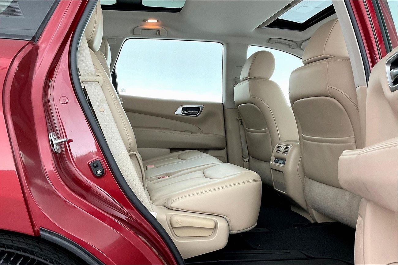 Nissan Pathfinder SV