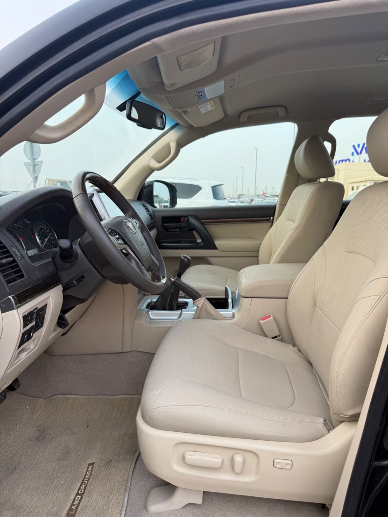 Toyota Land Cruiser SAFARI 2019 LAND CRUISER GXR V6/4.0 FACELIFTED 2025 EXCELLENT CONDITION GCC