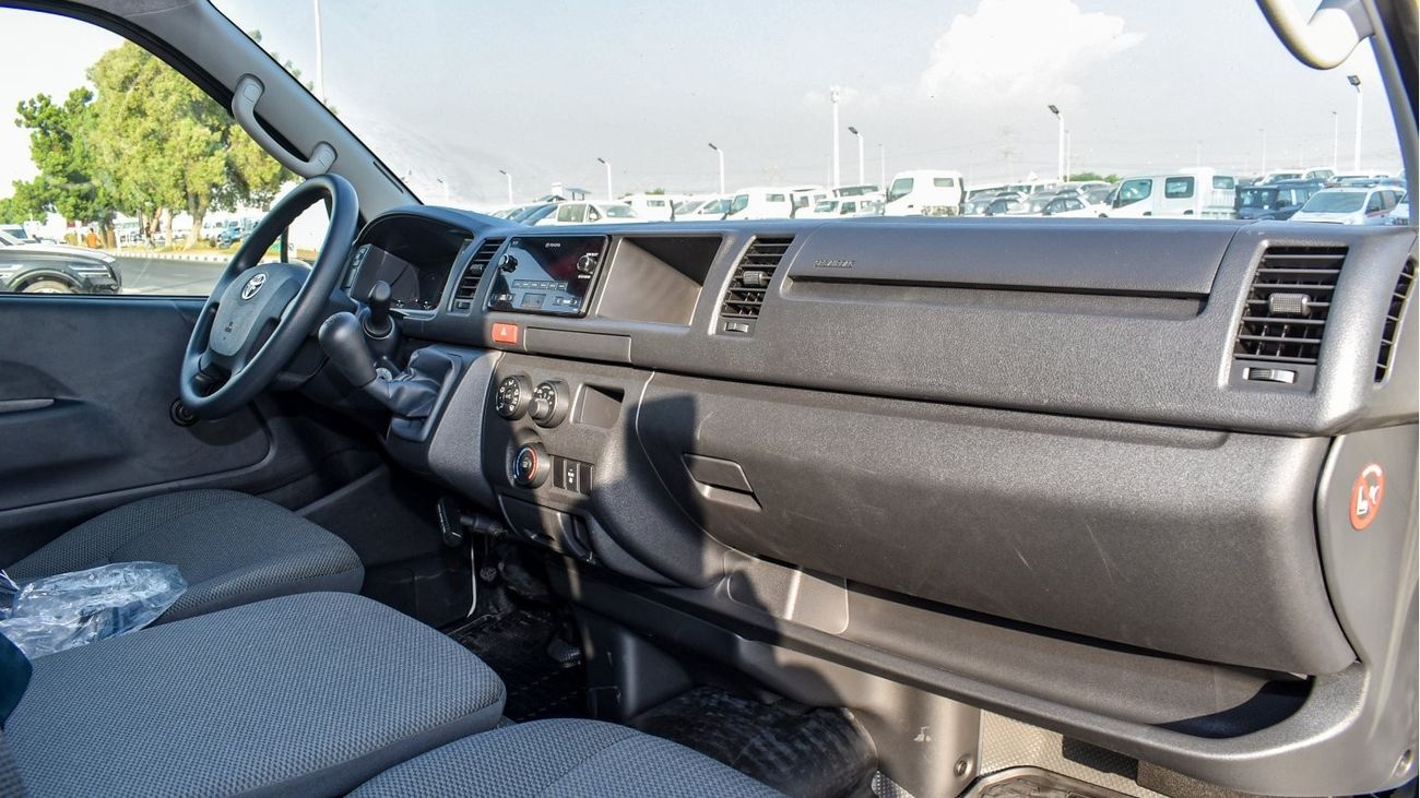 Toyota Hiace 2.7L