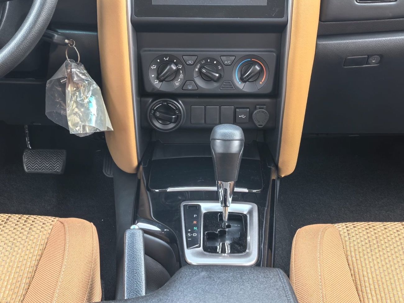 Toyota Fortuner EXR FORTUNER,2.7L,4X4,MANUAL AC,ROOF RACK,REAR VEIW CAMERA,17''AW,A/T,2026MY( FOR EXPORT ONLY)