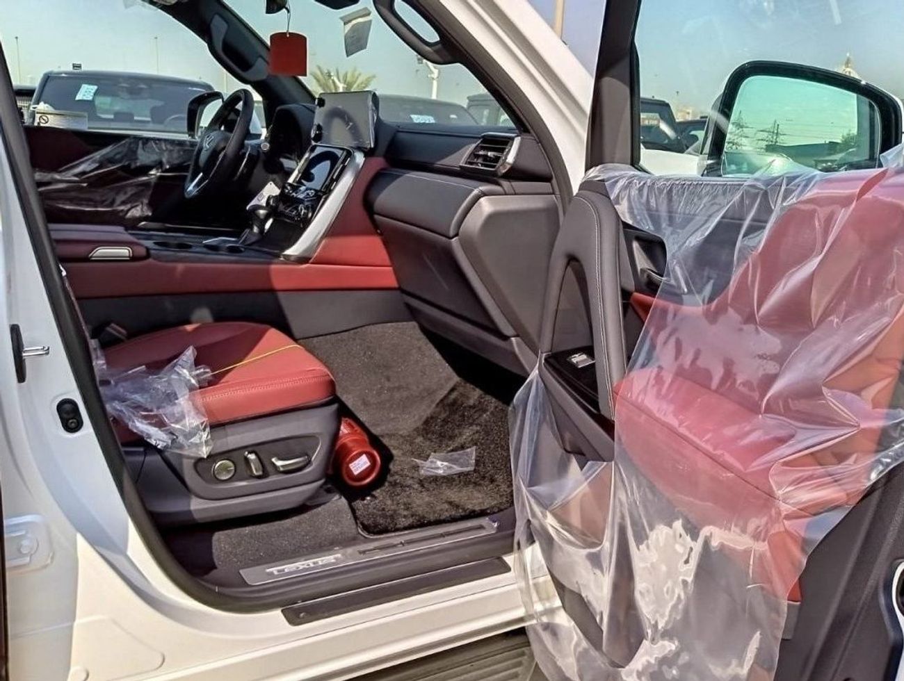 Lexus LX 600 LEXUS LX 600 SIGNATURE-- 7 SEATER