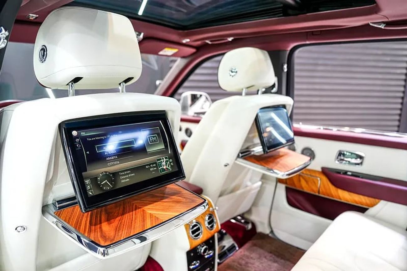 Rolls-Royce Cullinan Bespoke Audio, Rear-Seat Entertainment, Dealer Warranty Till 29/03/2026!!