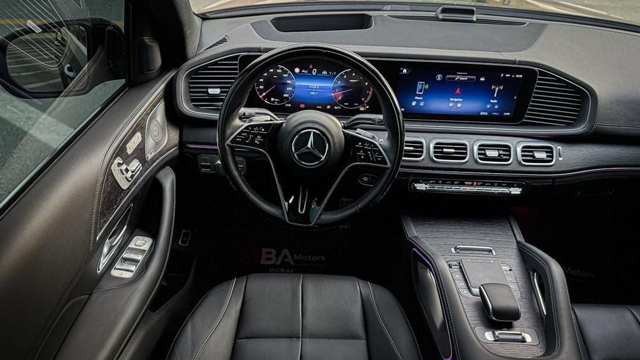 مرسيدس بنز GLS 580 Premium + 4.0L (489 HP)