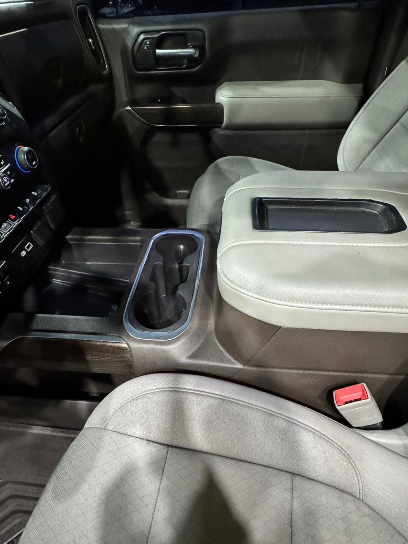 Chevrolet Silverado CHEVROLET SILVERADO SHAHEEN (GCC)