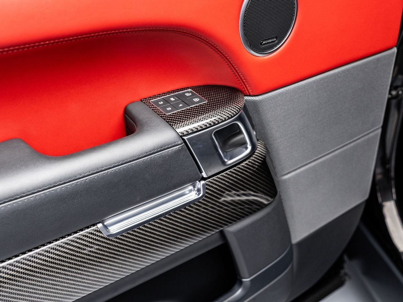 لاند روفر رينج روفر سبورت 2022 Range Rover SVR Carbon Edition, 5.0 SC V8, 4WD, 575bhp, 8 Speed Automatic.