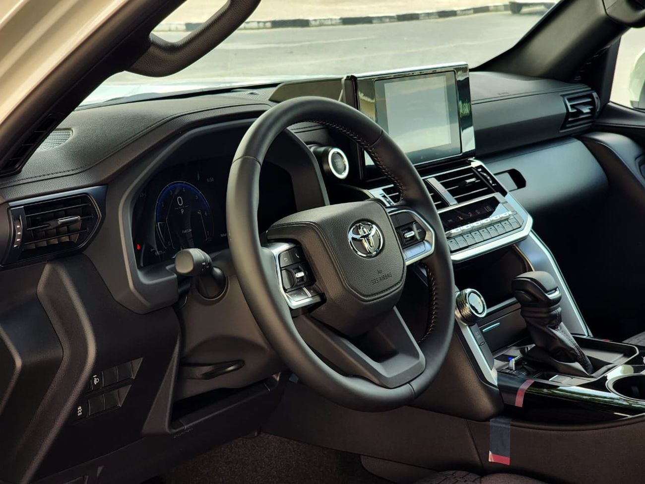 تويوتا لاند كروزر Toyota Land Cruiser GXR 3.5L Tween Turbo Model 2026 With Sunroof, Col Box, Power Seat,