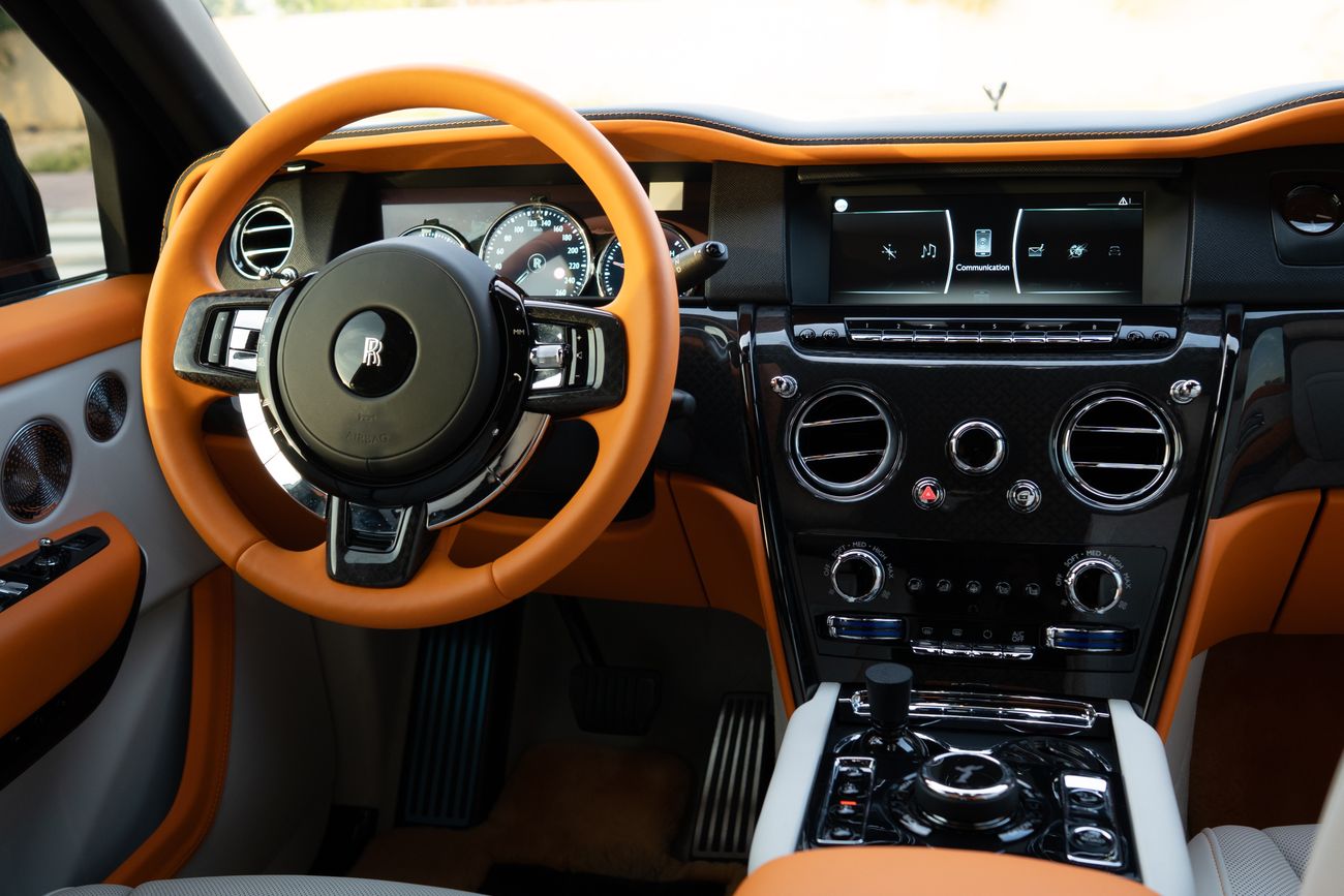 Rolls-Royce Cullinan 6.7L Twin-Turbo (563 HP)