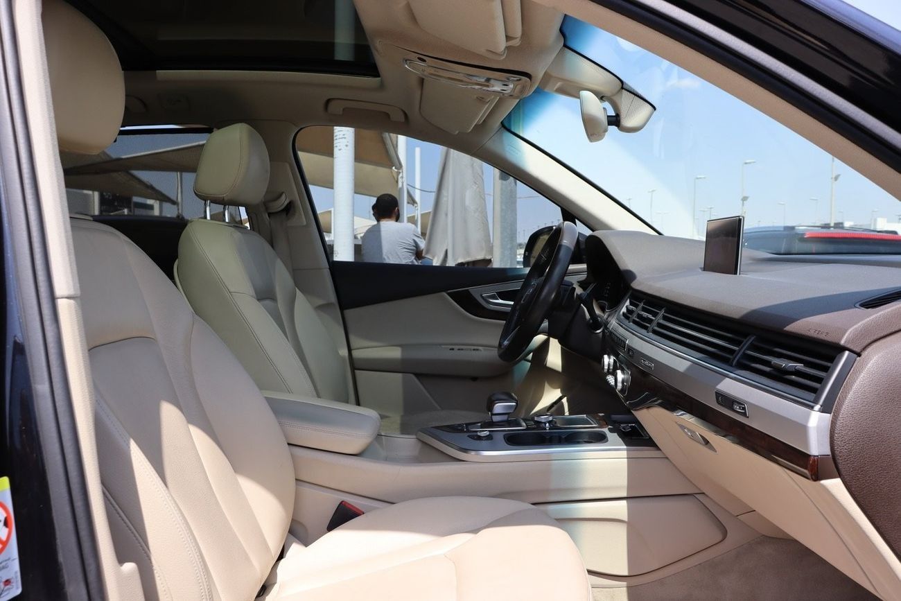 أودي Q7 45 TFSI quattro 3.0L Audi Q7 45 TFSI / 2016 / GCC / Free Accident / First Owner