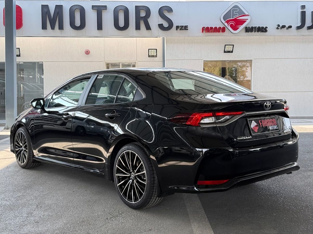 Toyota Corolla 1.8 LIMITED SUNROOF **EXPORT ONLY**التصدير فقط خارج الخليج**