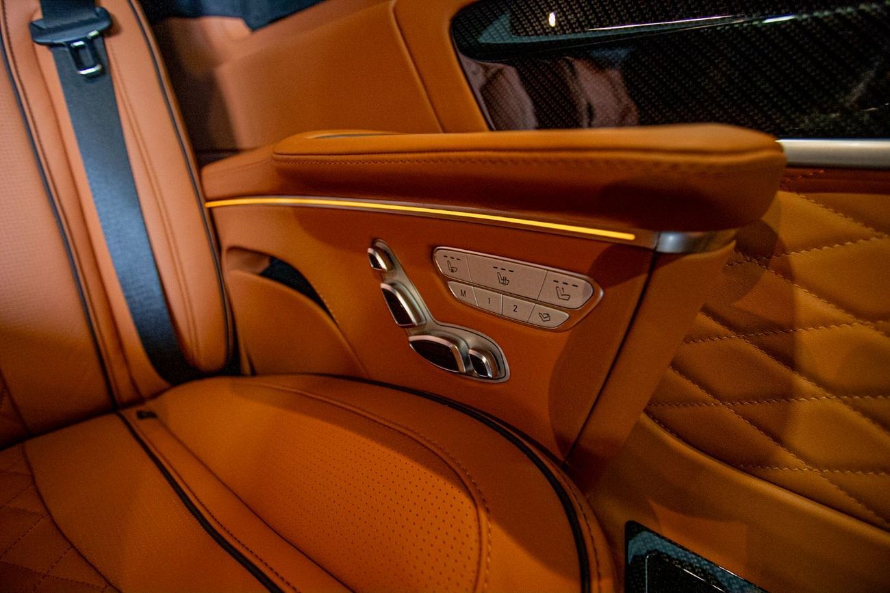 Mercedes-Benz V 300 Senzati GCC Luxury Interior. Mercedes-Benz Approved Conversion