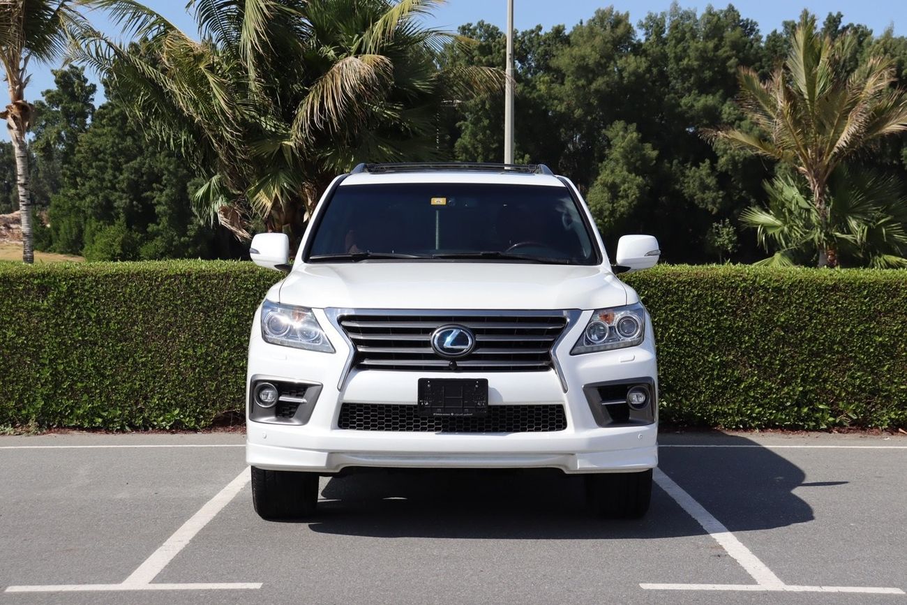 Lexus LX 570 Sport Platinum Lexus LX570s / 2015 / GCC / Only 23,000Km