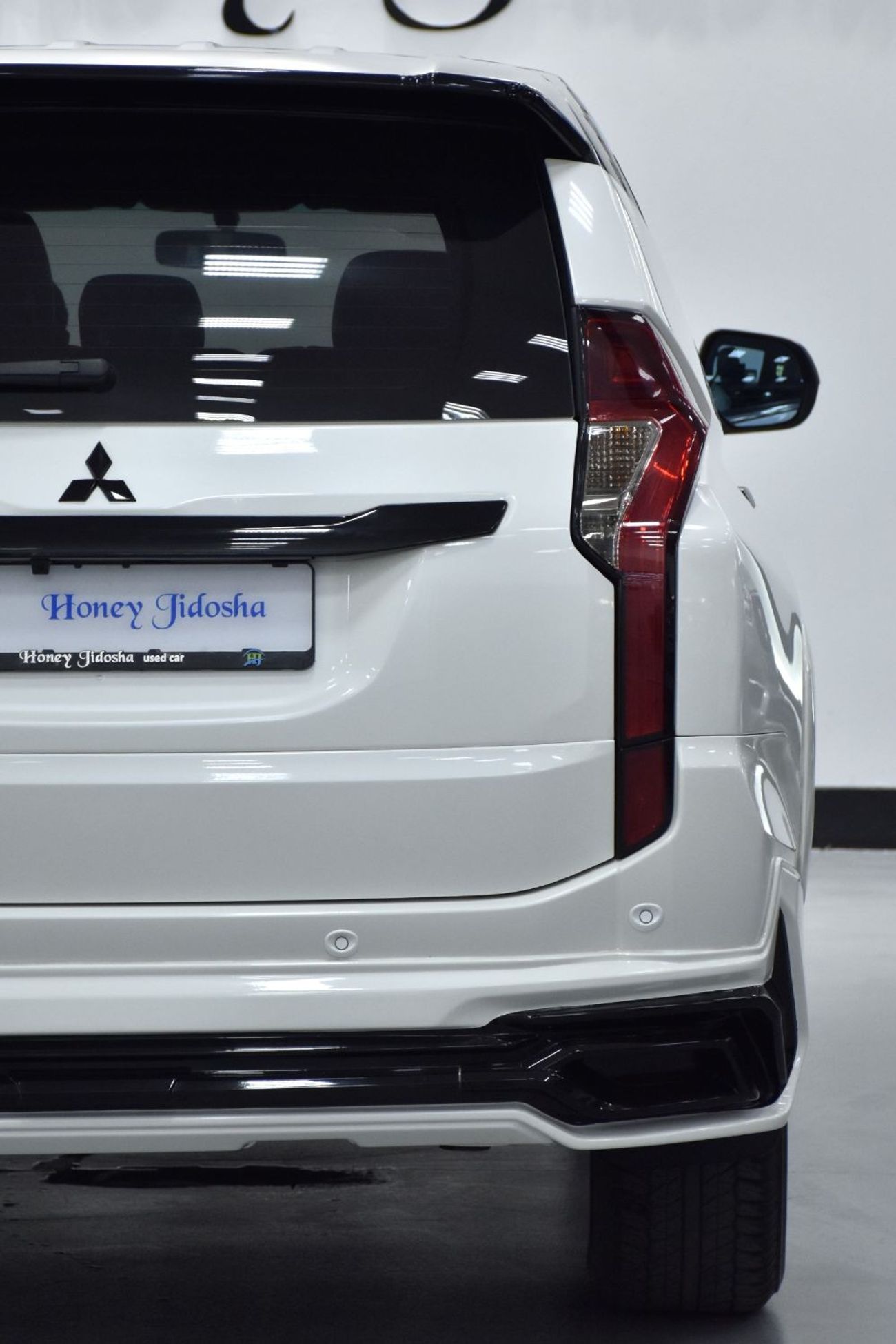 Mitsubishi Montero EXCELLENT DEAL for our Mitsubishi Montero Sport Signature Edition ( 2019 Model ) in White Color GCC 