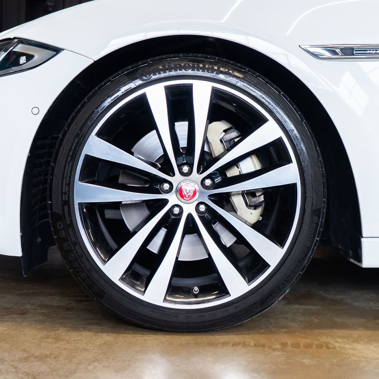 Jaguar XJ 50th anniversary edition