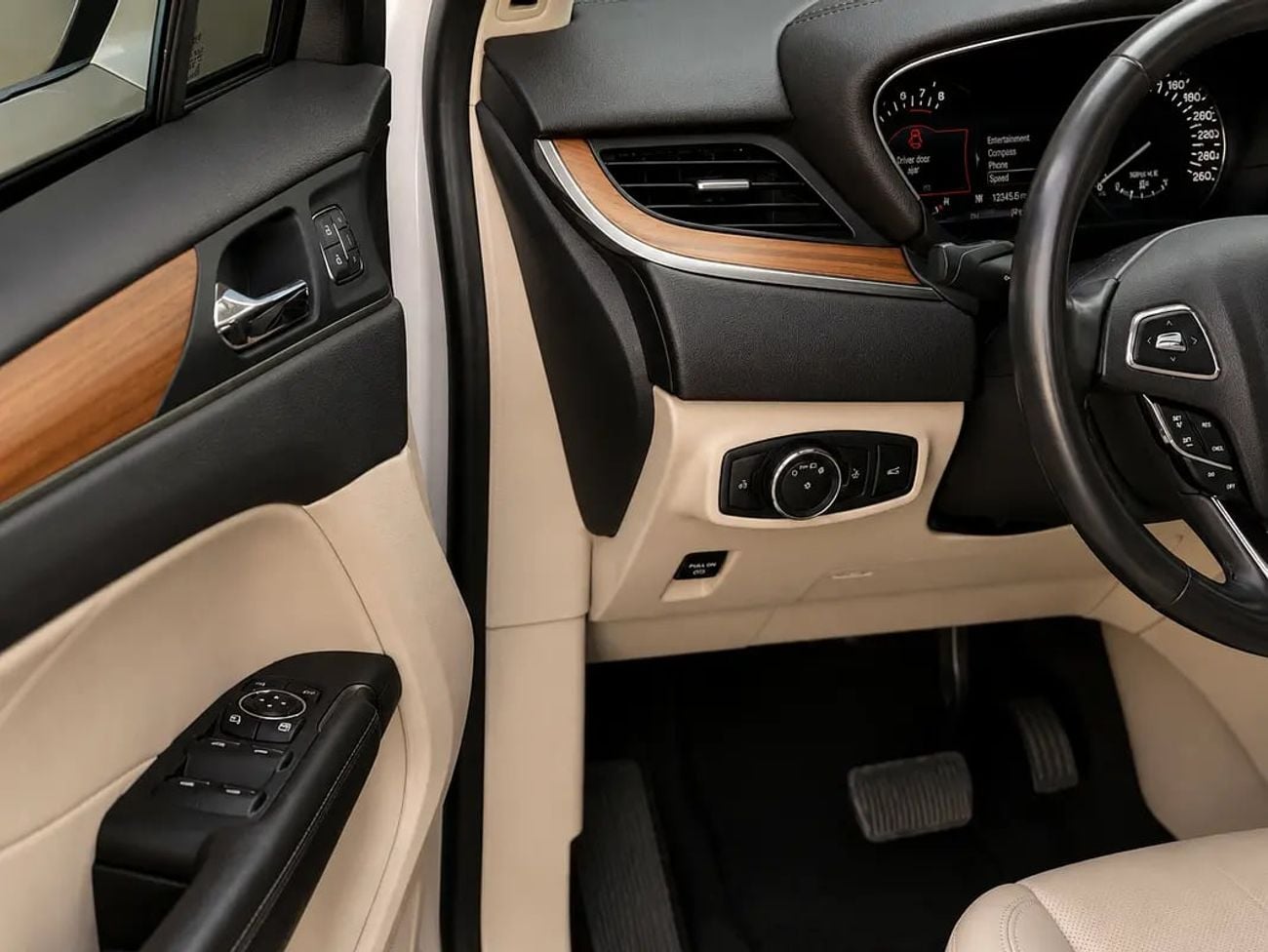 Lincoln MKC PREMIER 717 P.M | Pristine Premiere | GCC Specs | Low Mileage
