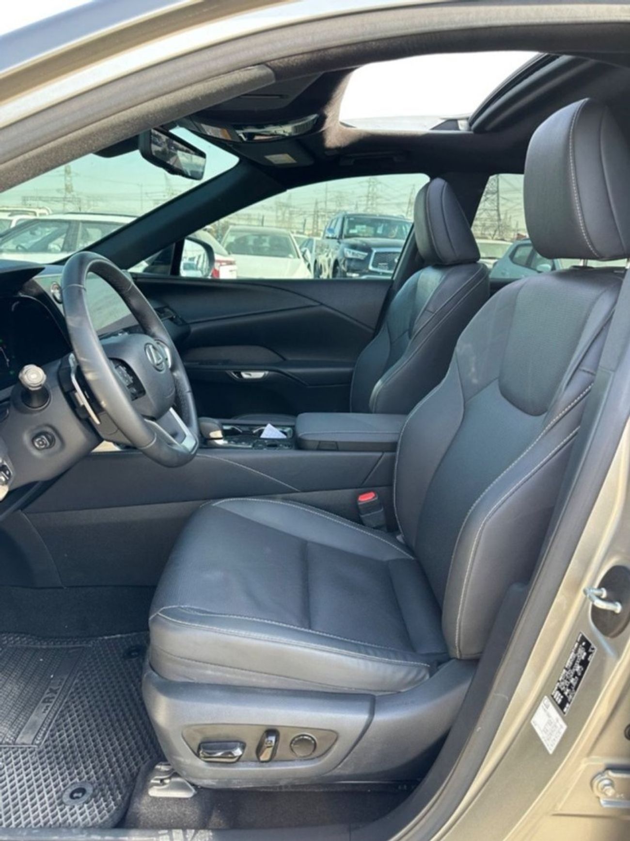 Lexus RX350h Hybrid Plus 2.5L Hybrid Plus made in Japan 360 camera, head up display,sunroof Full Option