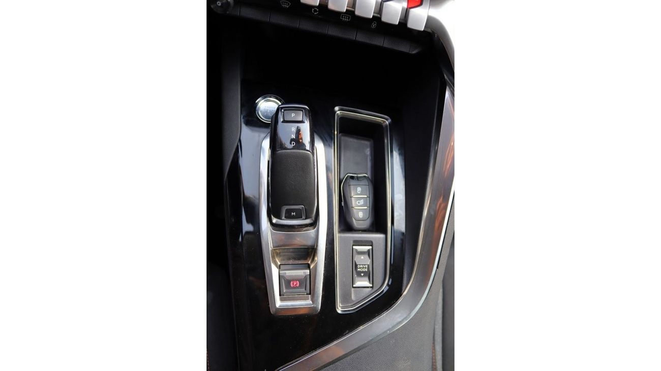 Peugeot 3008 ACCIDENTS FREE - ALLURE - ENGINE 1600 CC TURBO - ORIGINAL PAINT - PERFECT INSIDE OUT