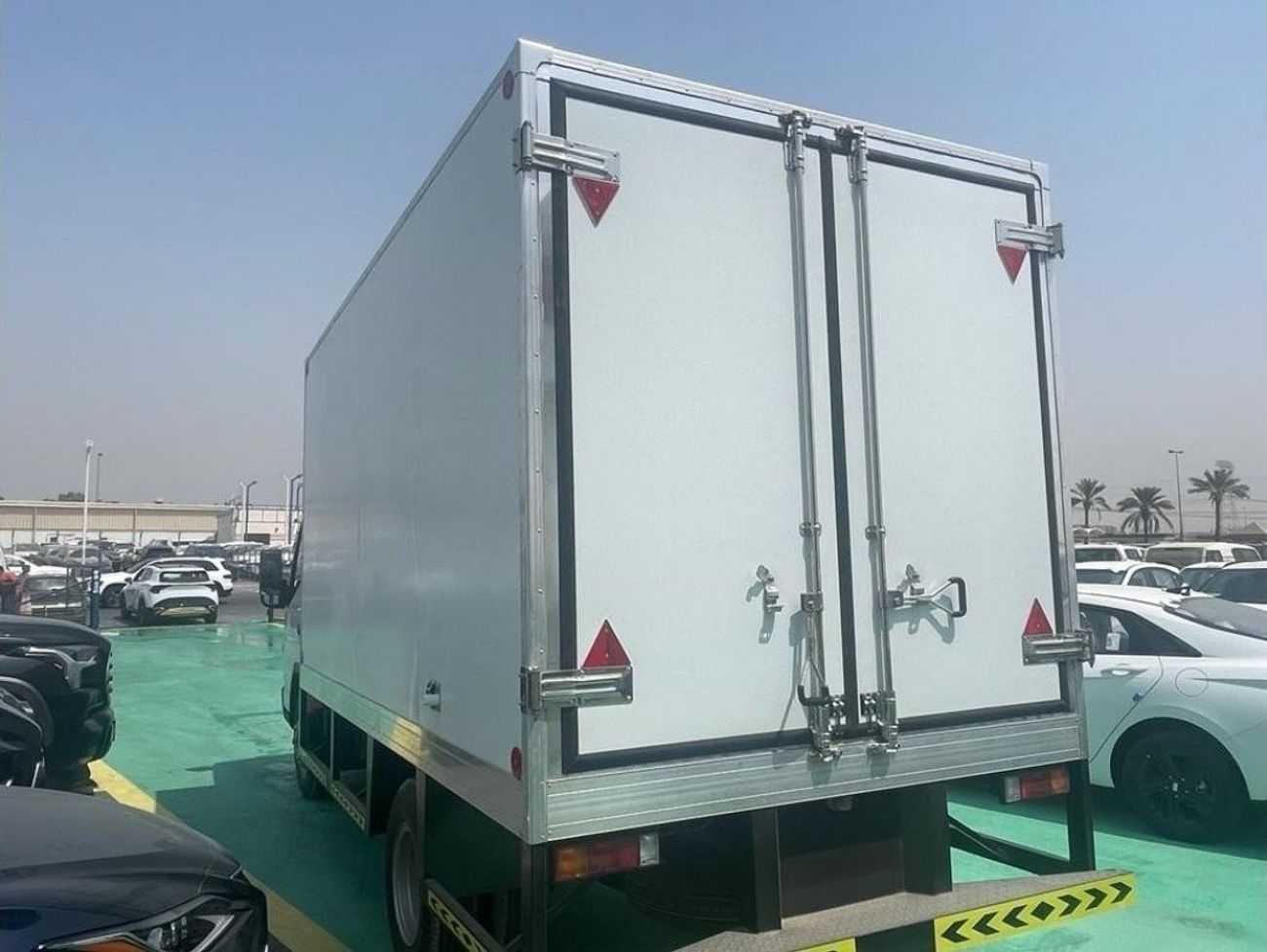 Mitsubishi Fuso Canter 2023 Mitsubishi Canter reefer truck 4.2L 4 Cylinders